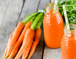 Как сохранить здоровье при помощи морковного сока: полезные свойства и противопоказания